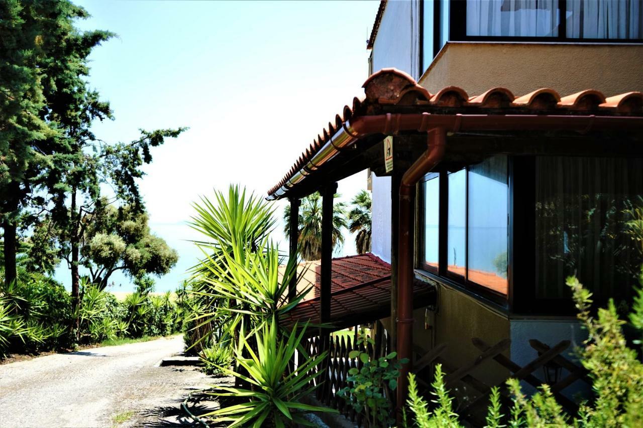 Pension Karvounoskala Stratoni Exterior photo