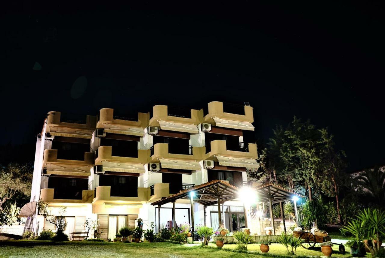 Pension Karvounoskala Stratoni Exterior photo